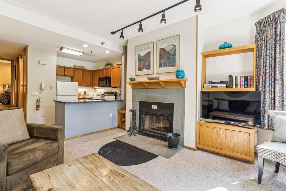 Wood burning fireplace to enjoy after a long day on the slopes.