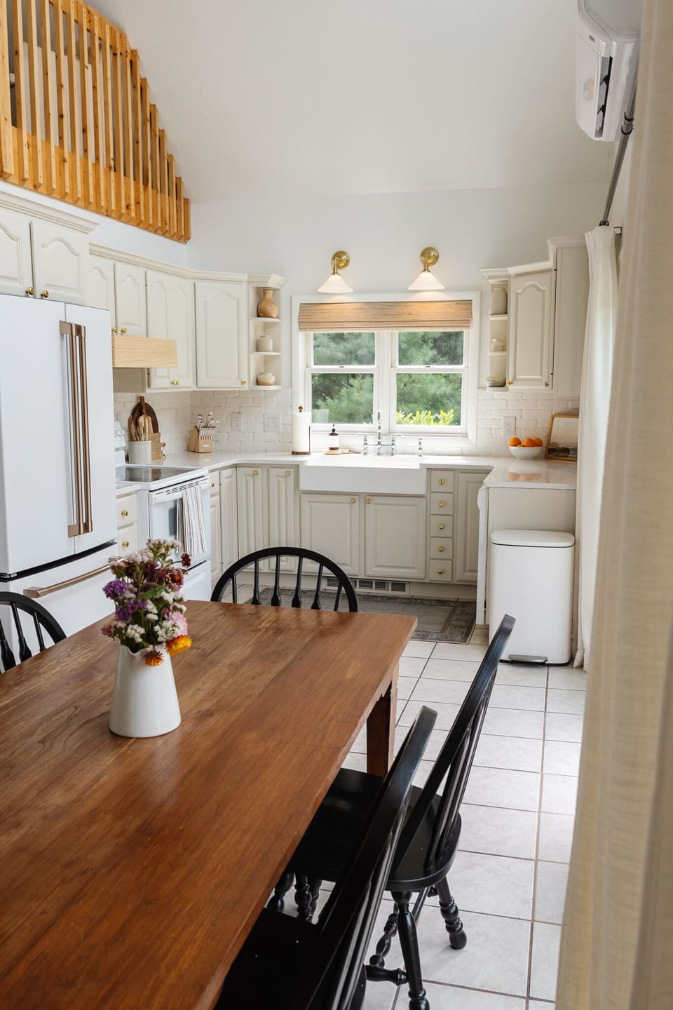 Kitchen Table - Seats for 8 people