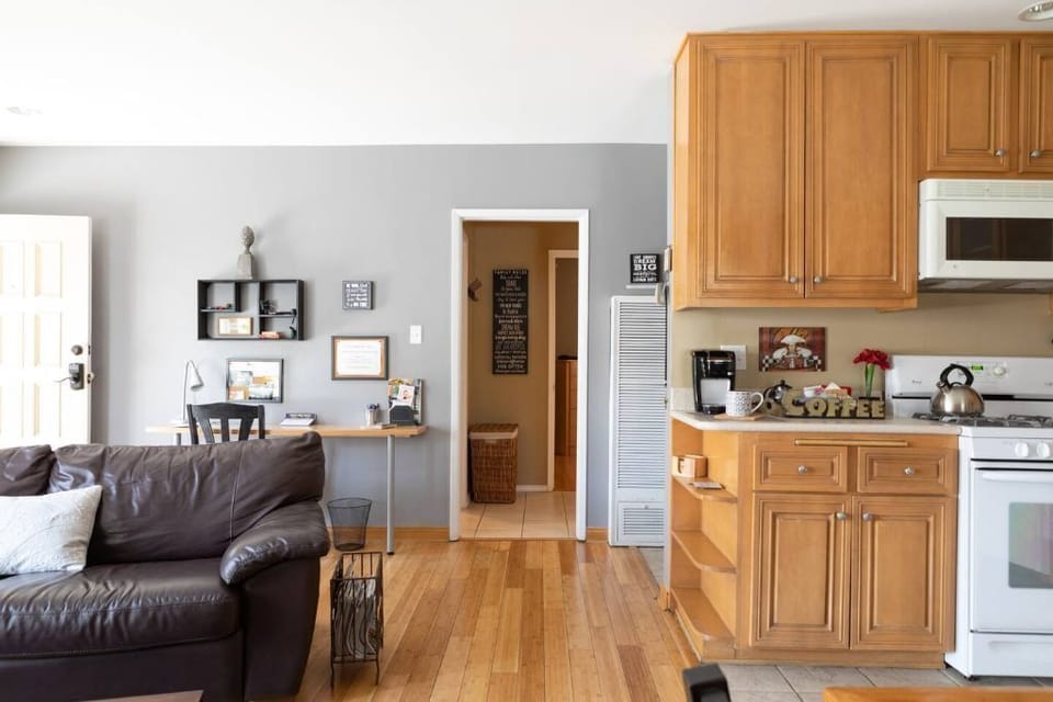 Hallway entrance to bedrooms and bathroom 