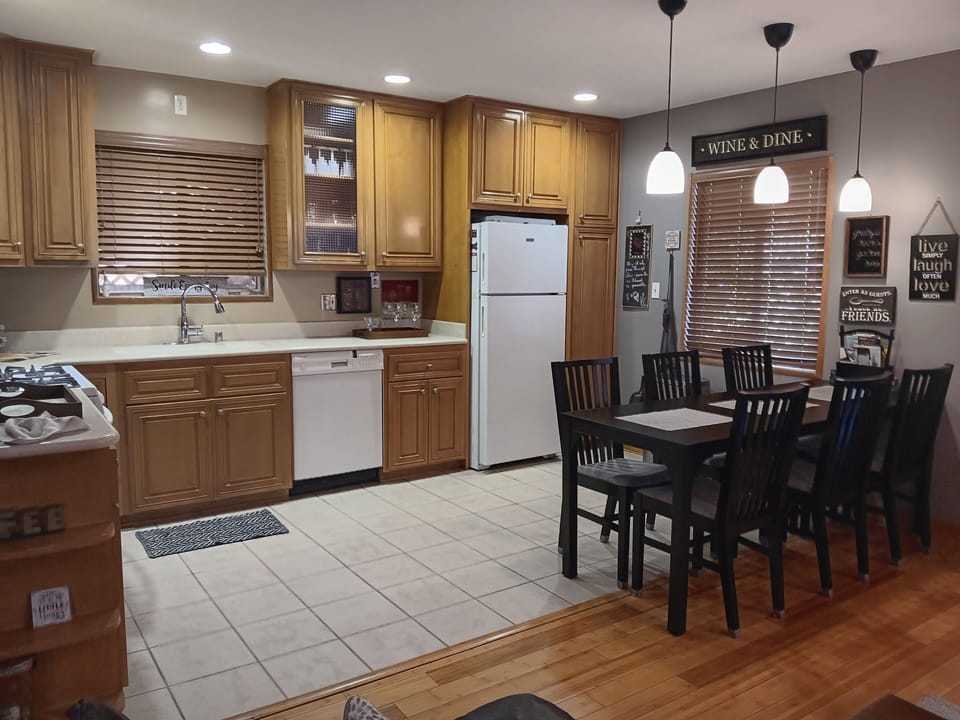 Kitchen Dinning area