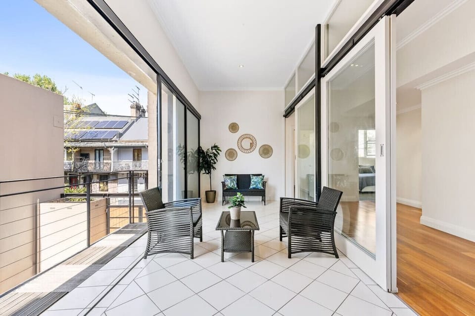 Versatile indoor outdoor 'loggia' balcony