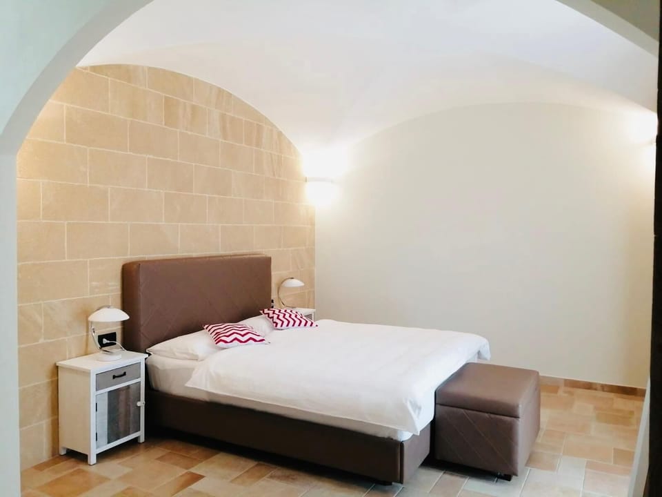 Comfort Room, Non Smoking, Hill View | Free WiFi, bed sheets