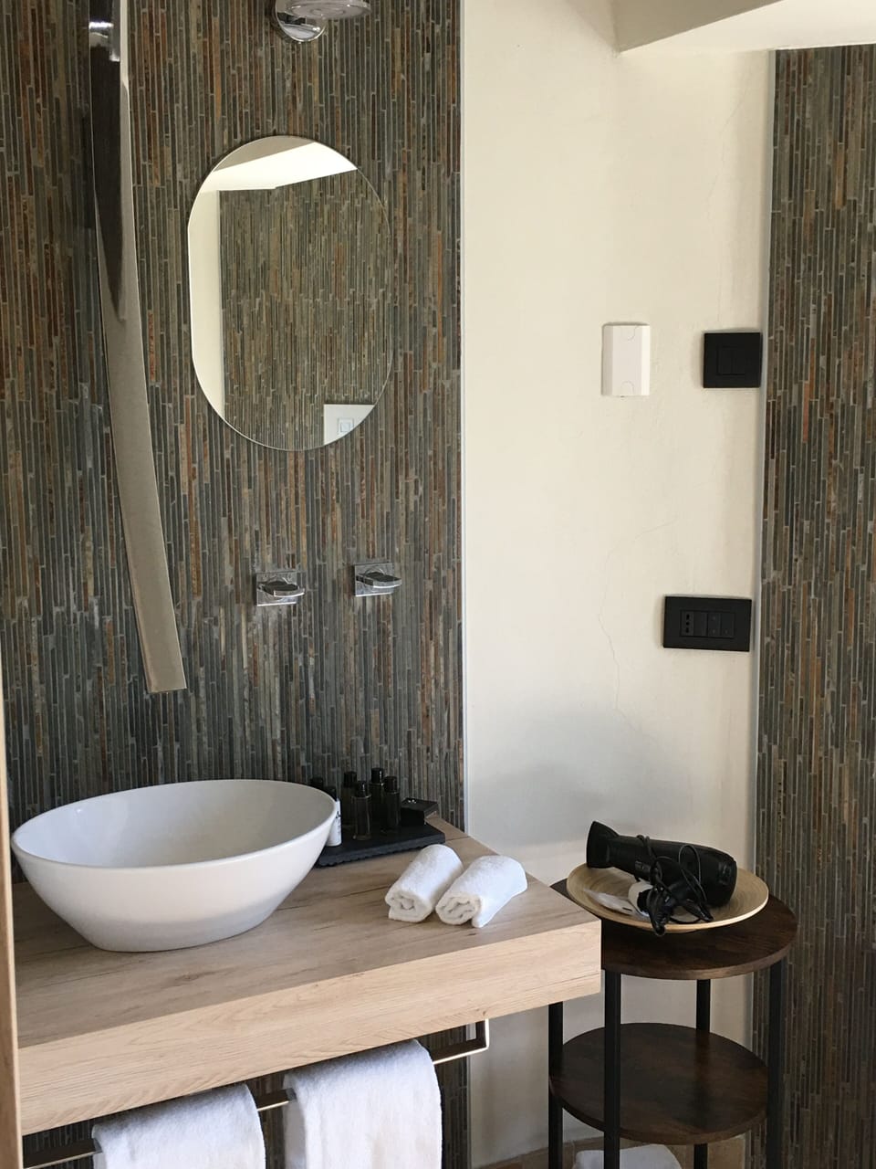 Comfort Room, Non Smoking, Hill View | Bathroom | Shower, rainfall showerhead, hair dryer, slippers