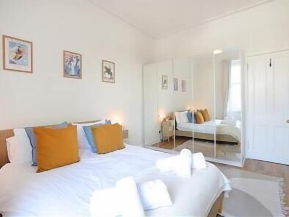 Master Bedroom (King)