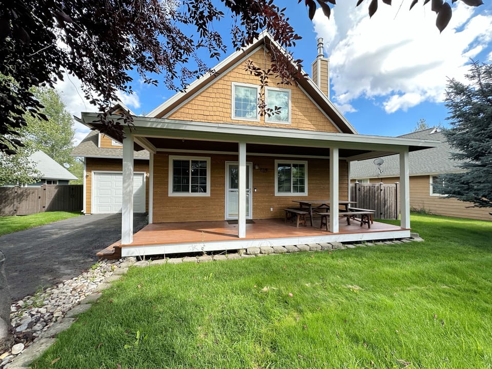 Make this well-appointed family home your home base for your next vacation.