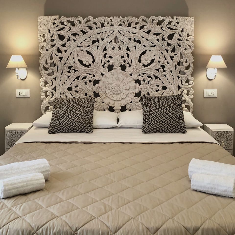 Junior Double Room, 1 Bedroom, Ensuite, City View | In-room safe, soundproofing, iron/ironing board, free WiFi