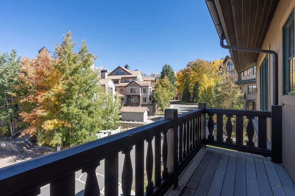 Primary suite featuring a private deck with beautiful mountain views.