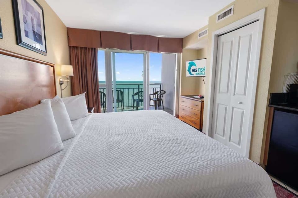 Bedroom Beautifully Decorated with Amazing Views ✨