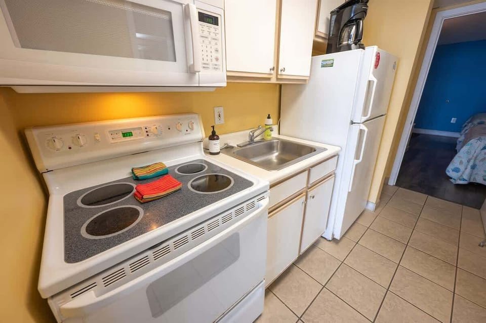 Full Sized Appliances in Kitchen Area