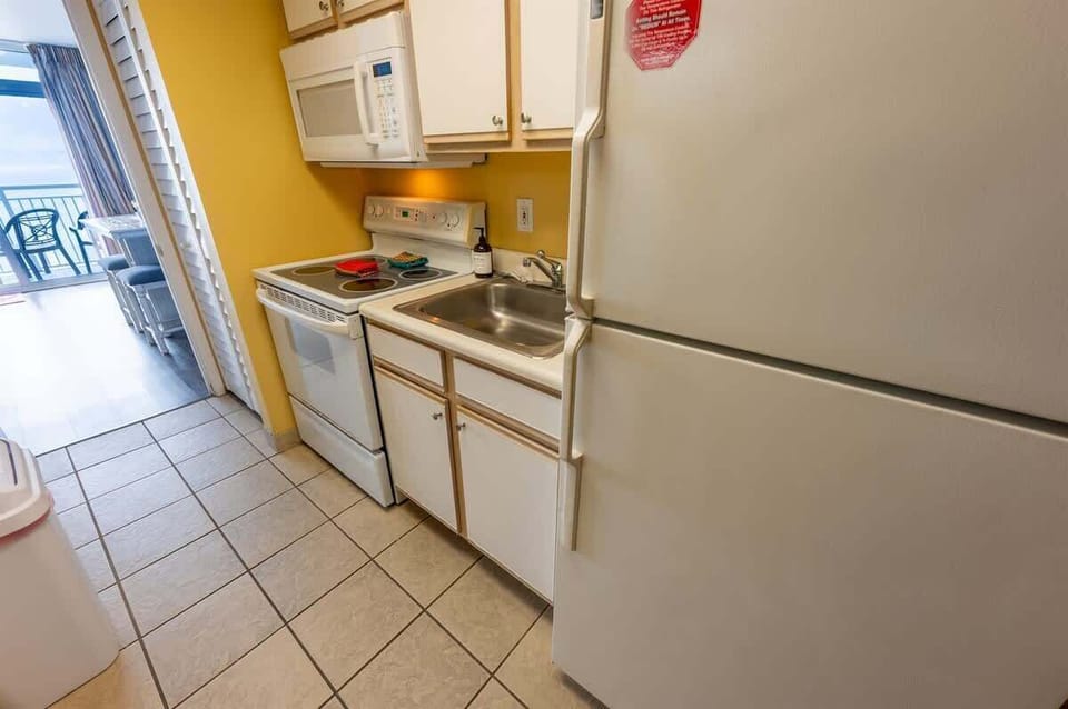 Full Sized Appliances in Kitchen Area