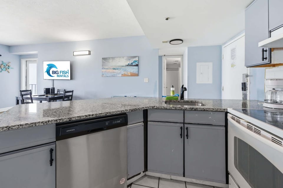 Large Kitchen Area
