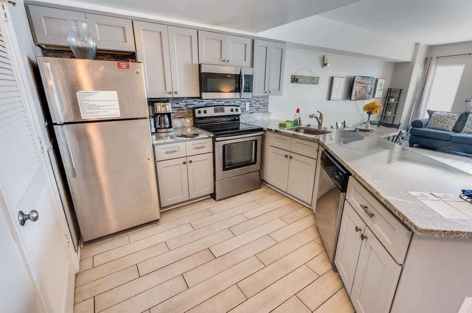 Large Kitchen Area