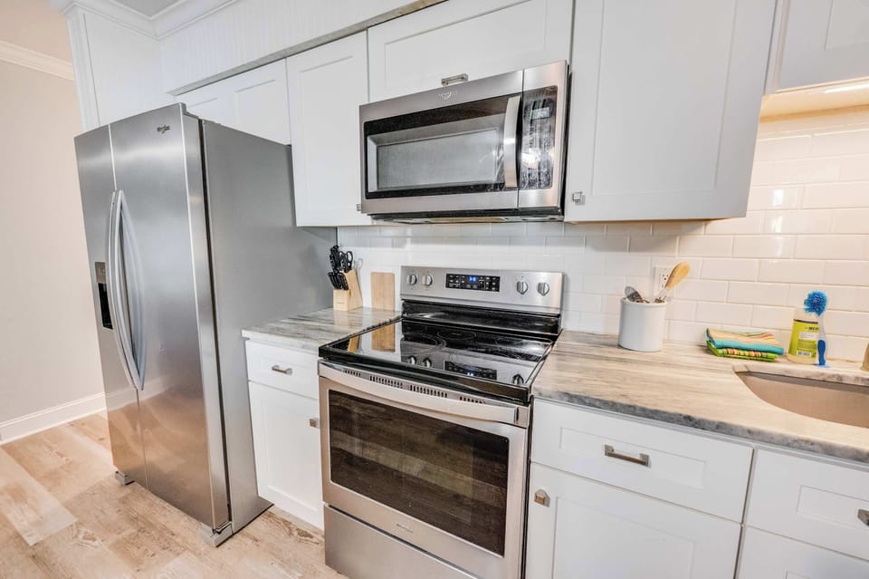 Large Kitchen Area
