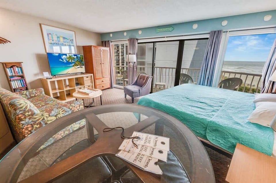 Large Living Area with Views of the Ocean, Beautifully Decorated
