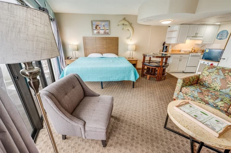 Large Living Area with Views of the Ocean, Beautifully Decorated