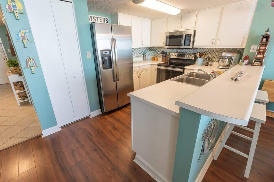 Large Kitchen Area