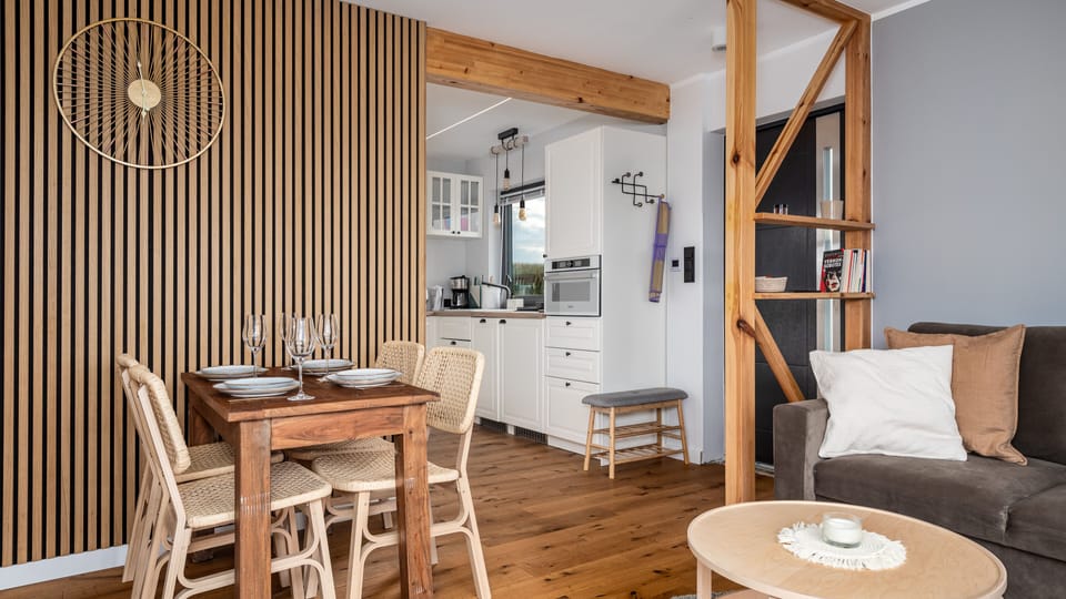 Cabin (56) | Living area | Flat-screen TV, Netflix, streaming services
