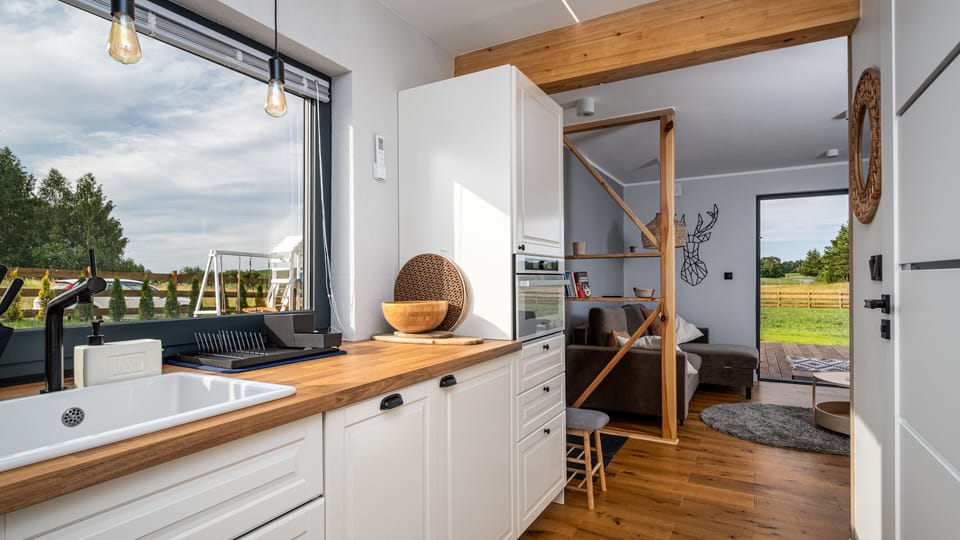 Cabin (56) | Private kitchenette | Fridge, microwave, oven, stovetop