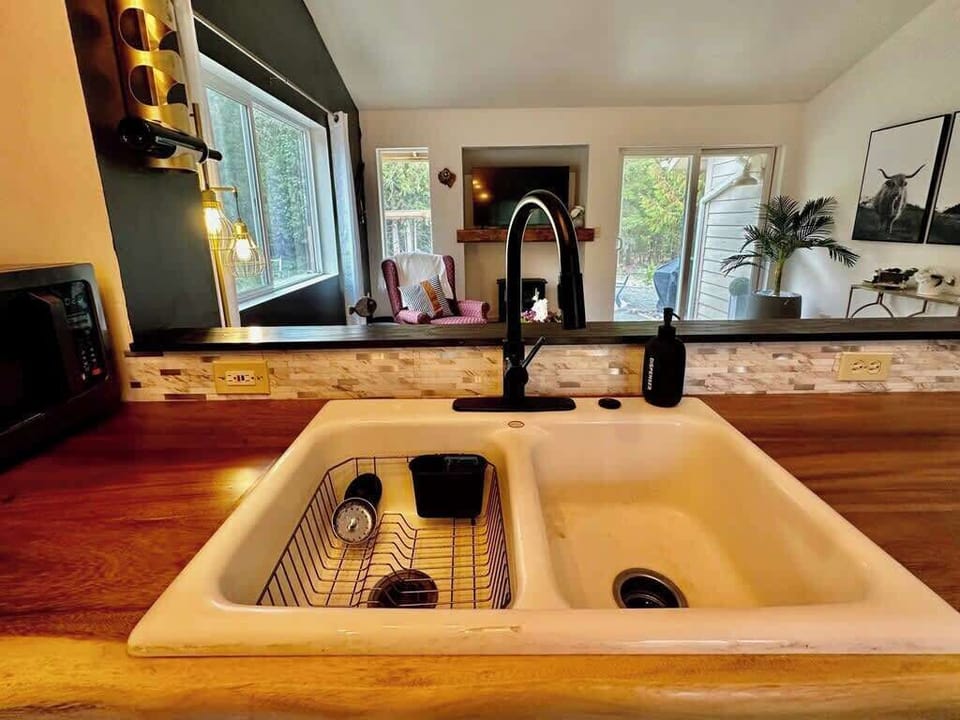 Kitchen sink