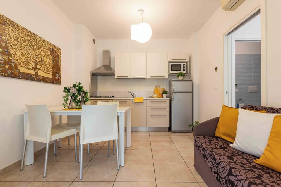 Apartment, 1 Bedroom, Garden View | Interior