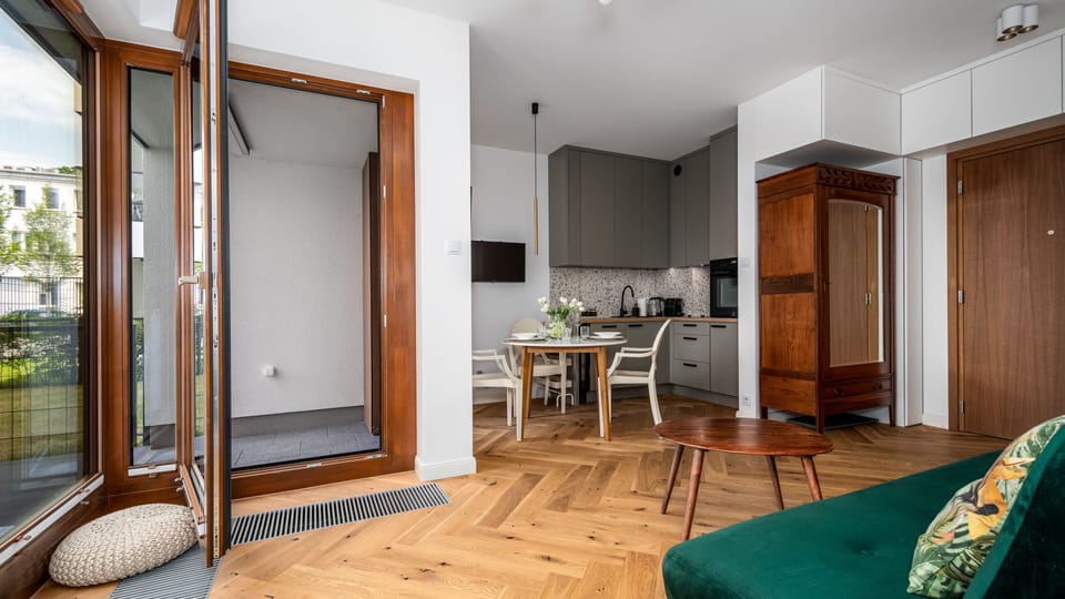 Studio Suite (26) | Laptop workspace, iron/ironing board, free WiFi