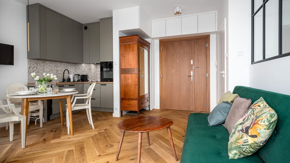 Studio Suite (26) | Laptop workspace, iron/ironing board, free WiFi