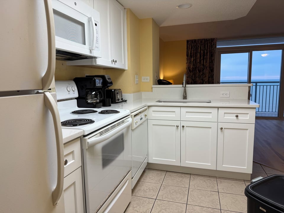 *New* Kitchen Cabinets with Beautiful Countertops