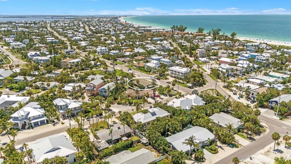 Condo, 2 Bedrooms | Aerial view