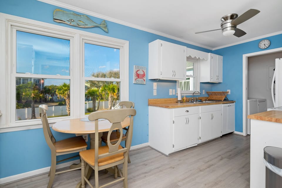 Kitchen / Eat-in Area - Northwest