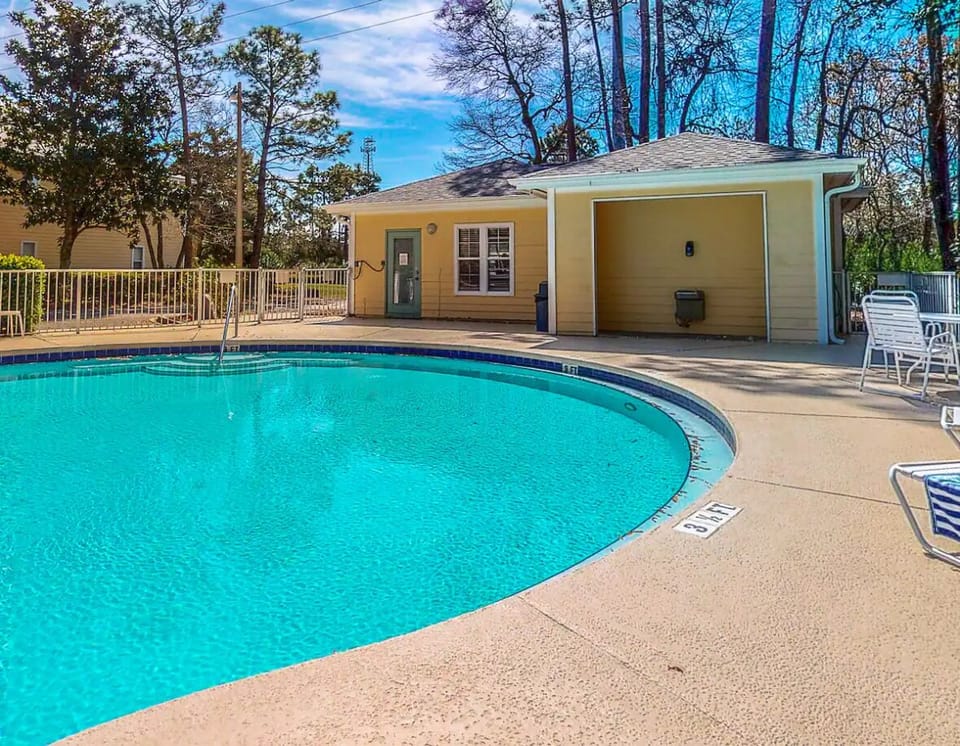 Condo pool