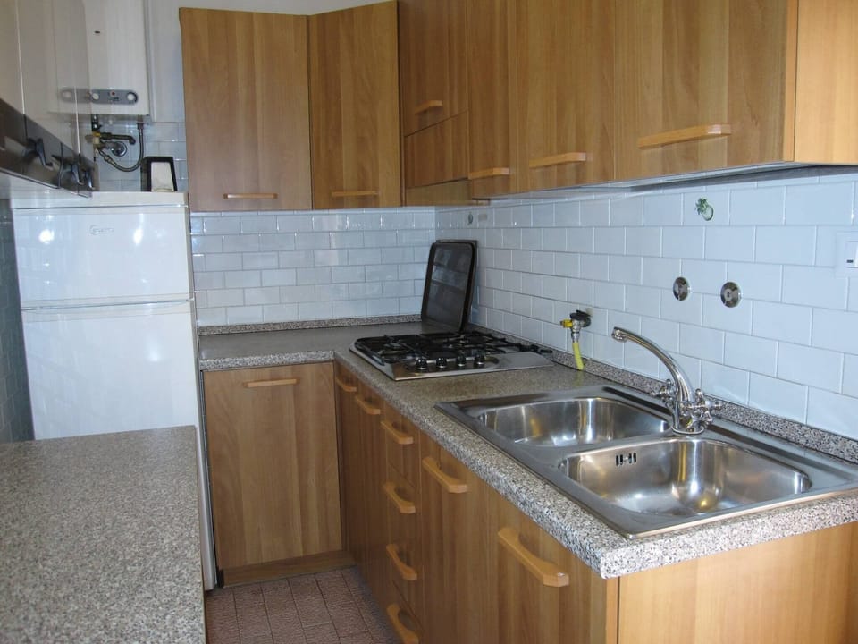 Apartment, 2 Bedrooms, Balcony, City View | Interior