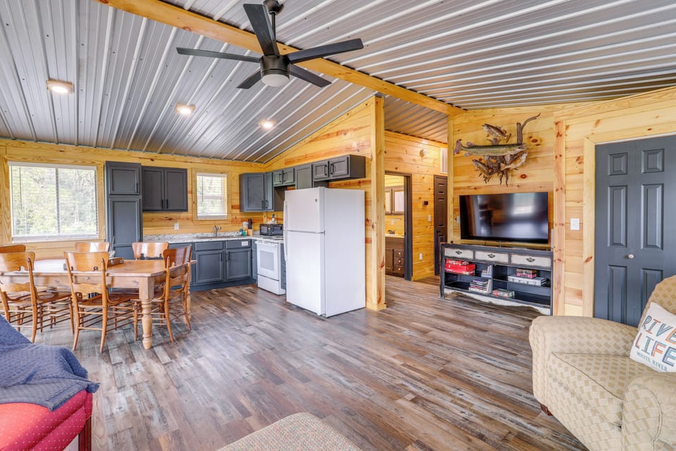 House (2 Bedrooms) | Interior