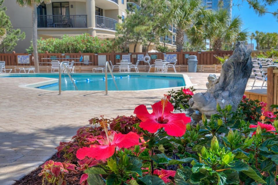 Beautiful skies plus beautiful landscapes make for a perfect beach vacation.