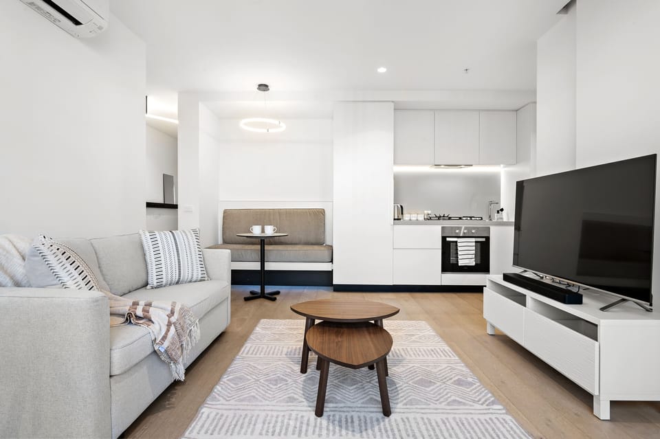 Smart TV, BOSE soundbar and free access to Premium streaming services! ;)