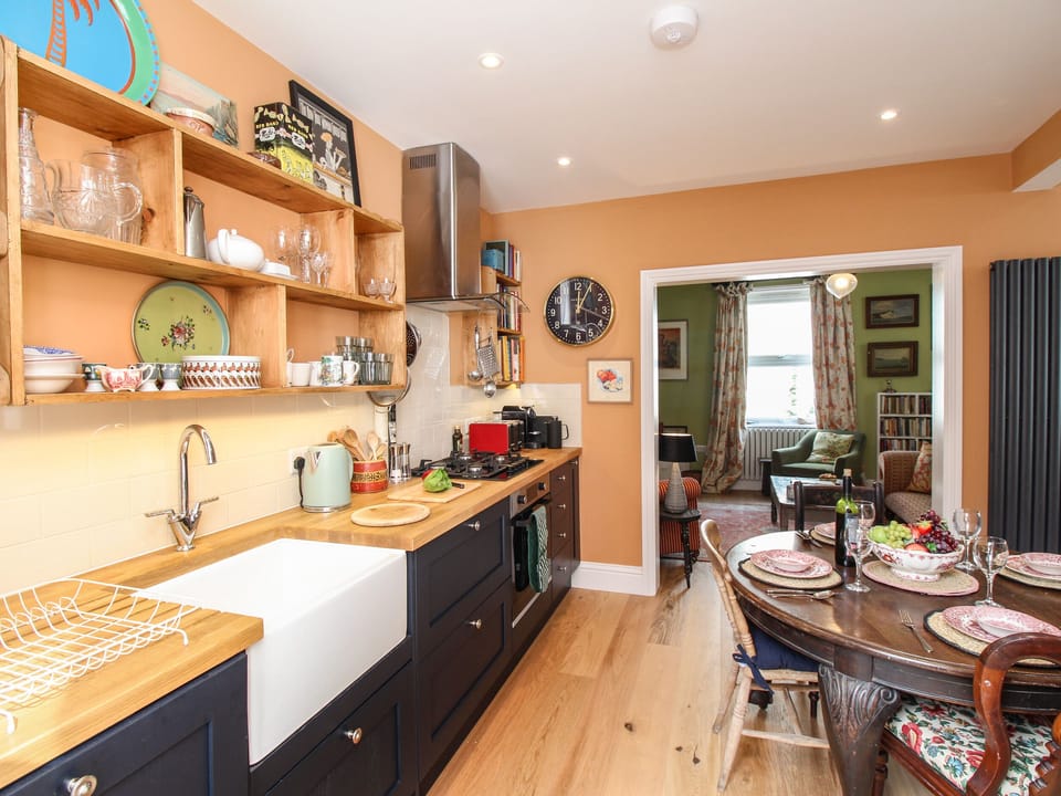 Cottage | Interior