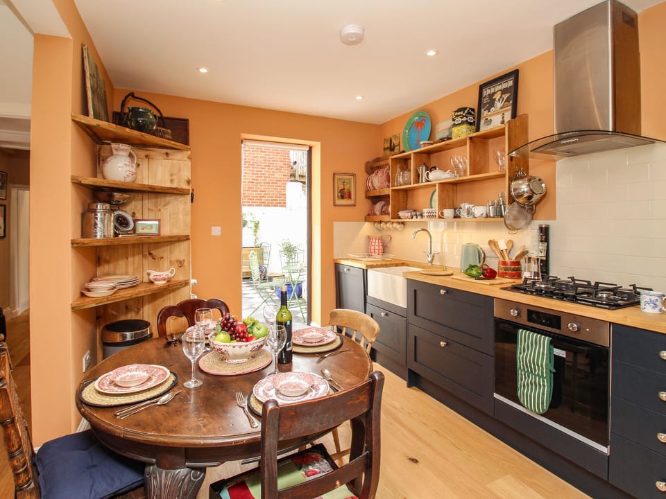 Cottage | Interior