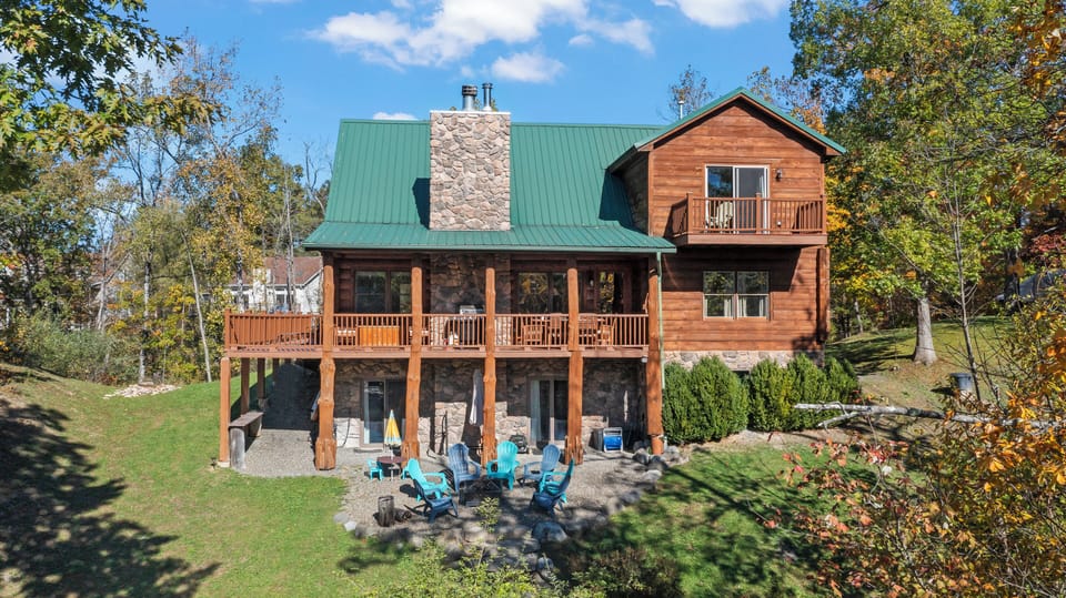 Private & expansive backyard