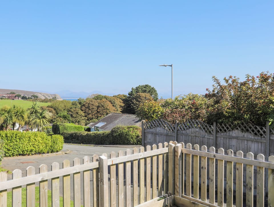 Cottage | Property grounds