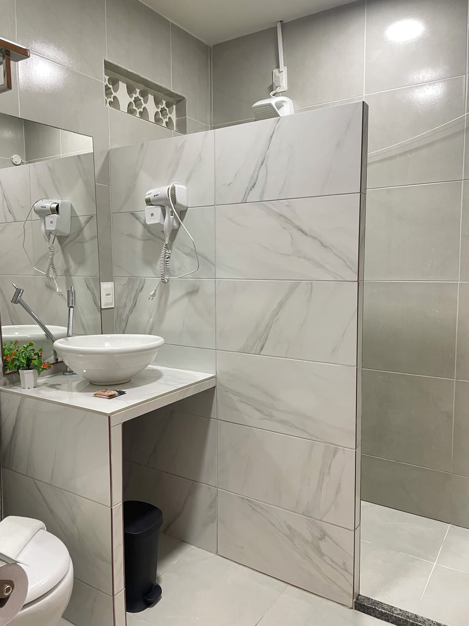 Superior Room, Sea View | Bathroom | Shower, hair dryer, towels