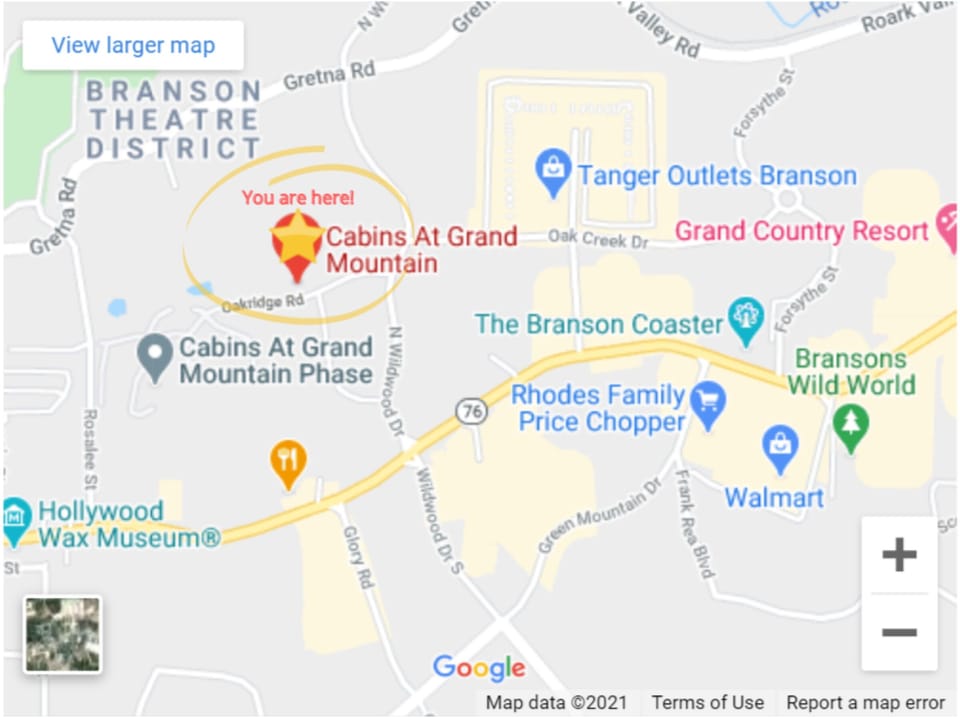 2 minutes to Tanger Outlets, 2 minutes to Aquarium at the Boardwalk, 5 minutes to Dolly Parton's Stampede, 15 minutes to Silver Dollar City, 15 minutes to Table Rock Lake