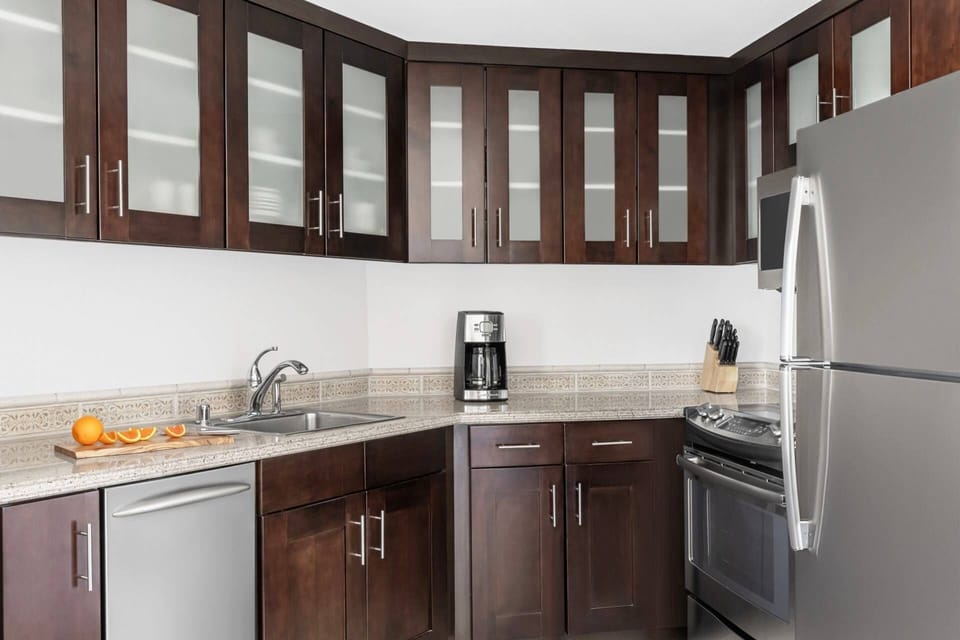 Full Kitchen with all the necessary amenities to cook a meal.