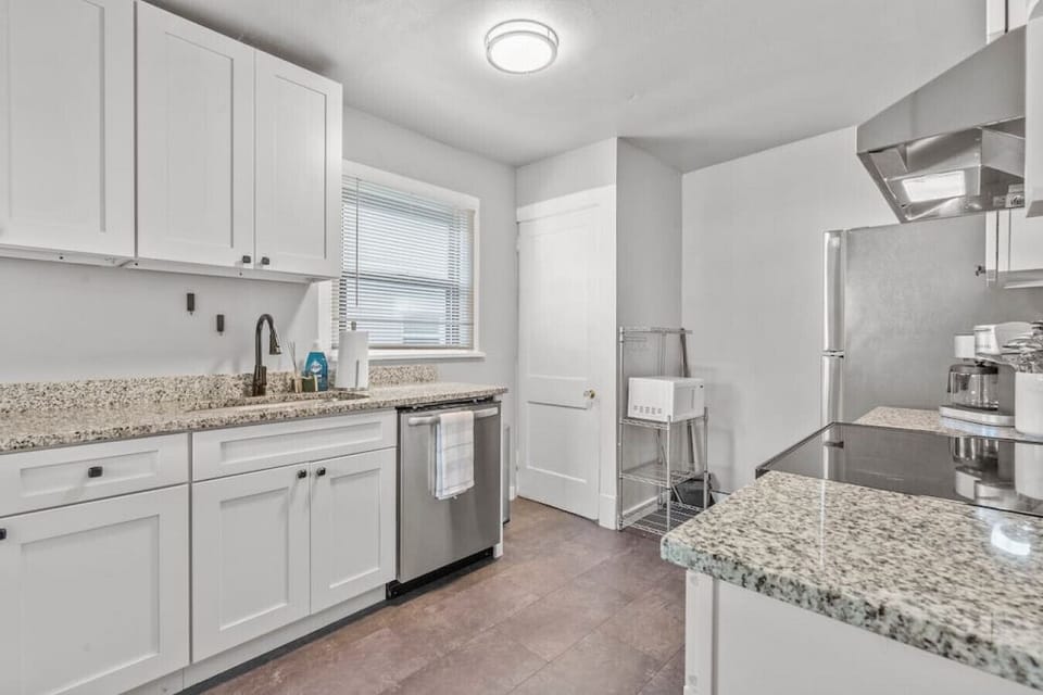 This kitchen has everything you could need and the extras you want.