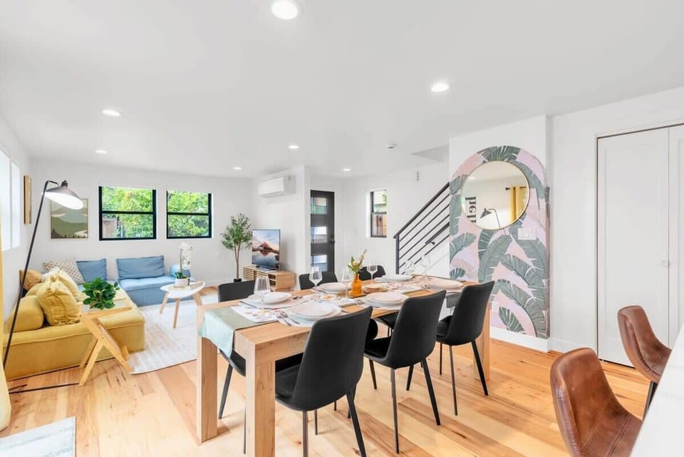 Oversized dinning table for 6