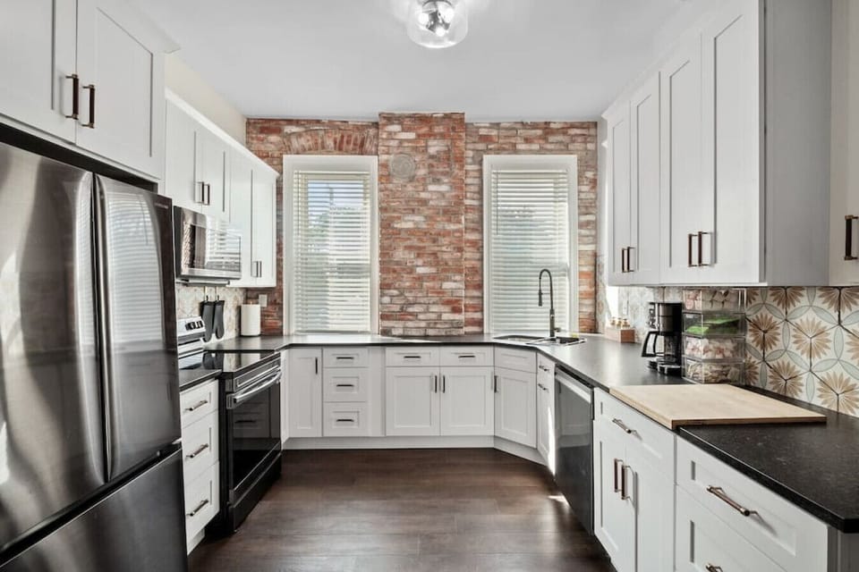 “Beautiful mansion home, had all the necessities, very recommended” — Yvonne, Dallas, Texas