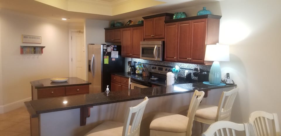 bar & kitchen