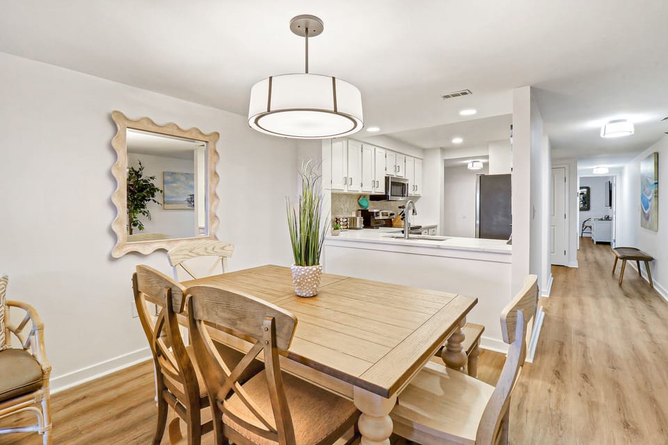 401 Captains Walk | Dining Table - 401 Captains Walk | Dining Table