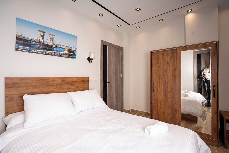 Deluxe Double Room | Egyptian cotton sheets, premium bedding, memory foam beds, desk