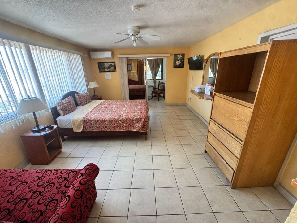 Classic Room, City View | Desk, iron/ironing board (on request), WiFi (free), bed sheets
