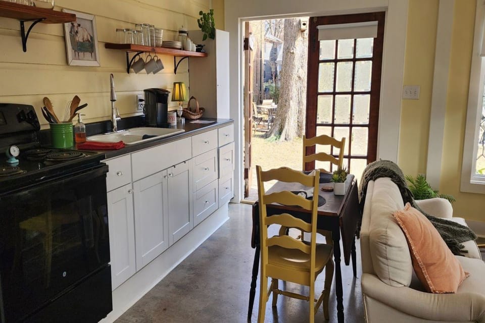 Full kitchen with all essentials provided