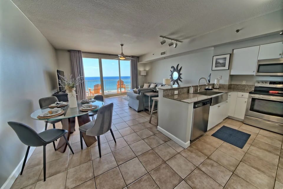 Kitchen and dining area view 
